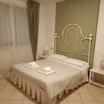 La Casetta Di Nonno Carlo A Due Passi Dall'ospedale Apartmán *